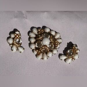 Vintage Eisenberg Silver milk glass Rhinestone Crystal  earrings brooch Set